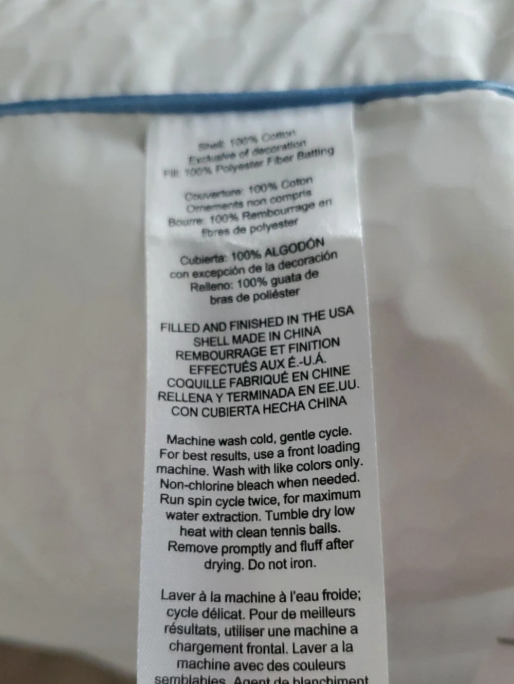 New Nestwell Cool & Comfortable Standard/Queen Pillow -Medium Support.